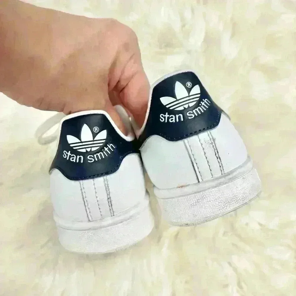 Stan smith adidas white navy blue wmns sz 5.5 U.K. sz 4